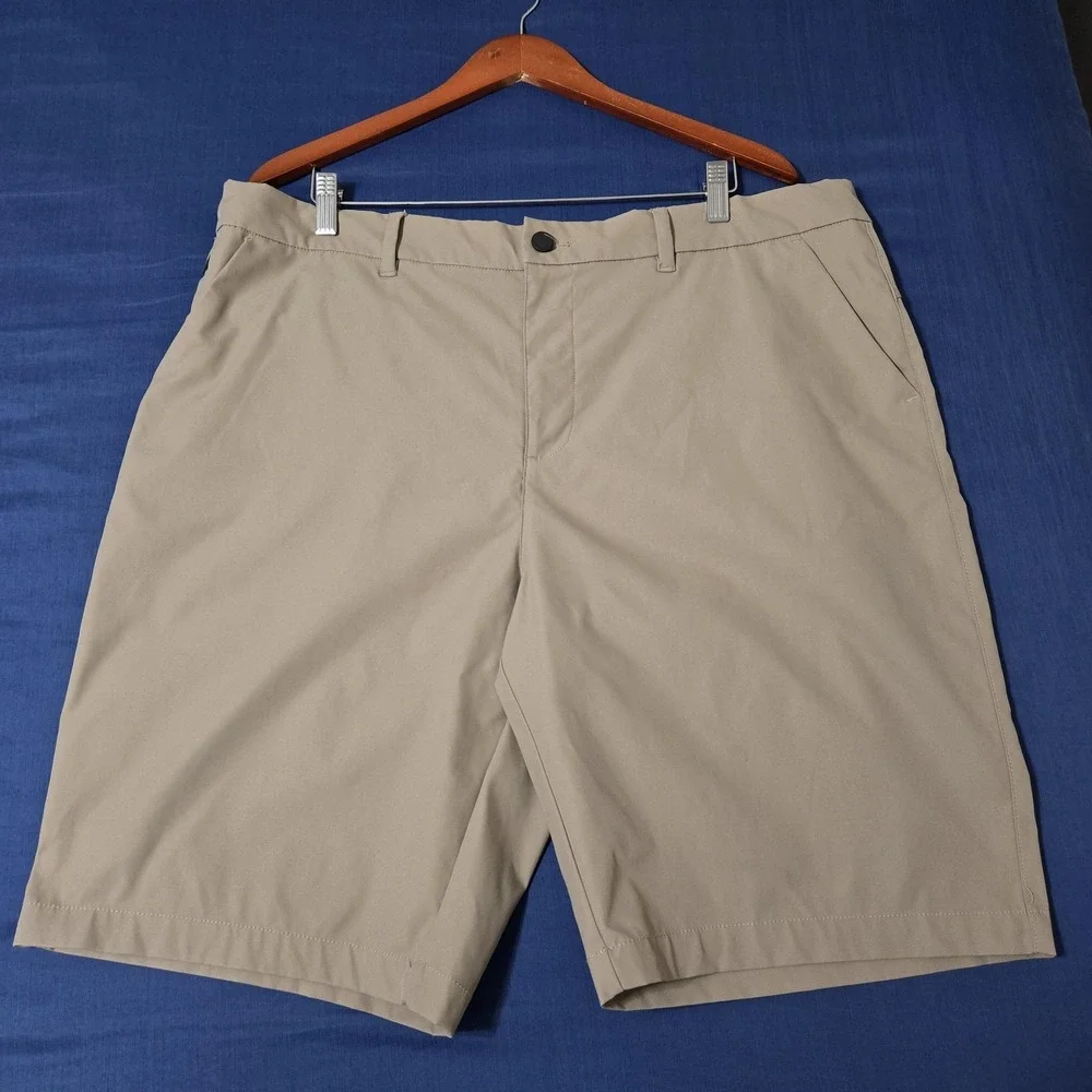 32 Degrees COOL Shorts Mens 40 Beige Stretch Performance‎ Athletic Zip Pockets